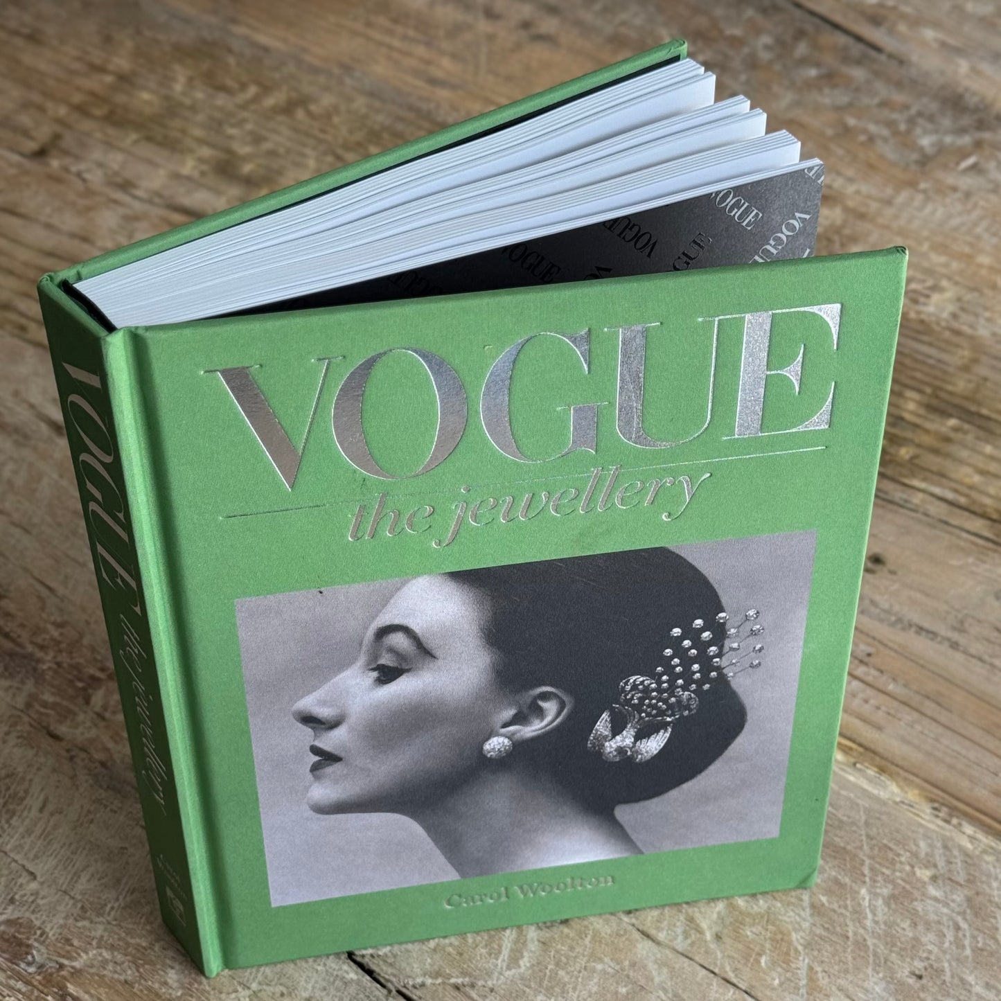 Vogue:The Jewelry