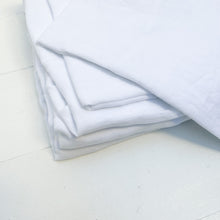 Load image into Gallery viewer, T&amp;D White Linen Sheet Set