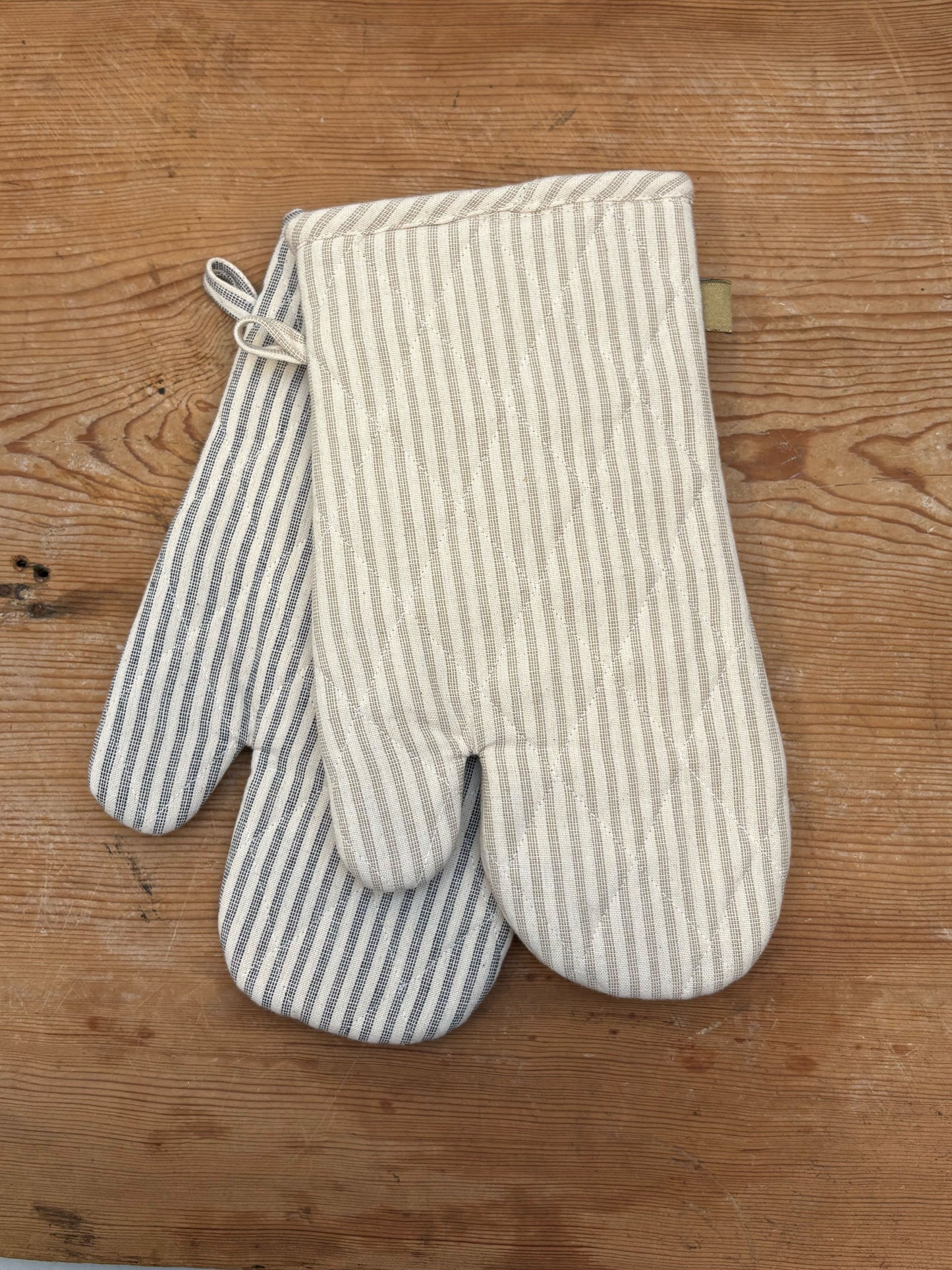 Manor Stripe Oven Mitt-Taupe