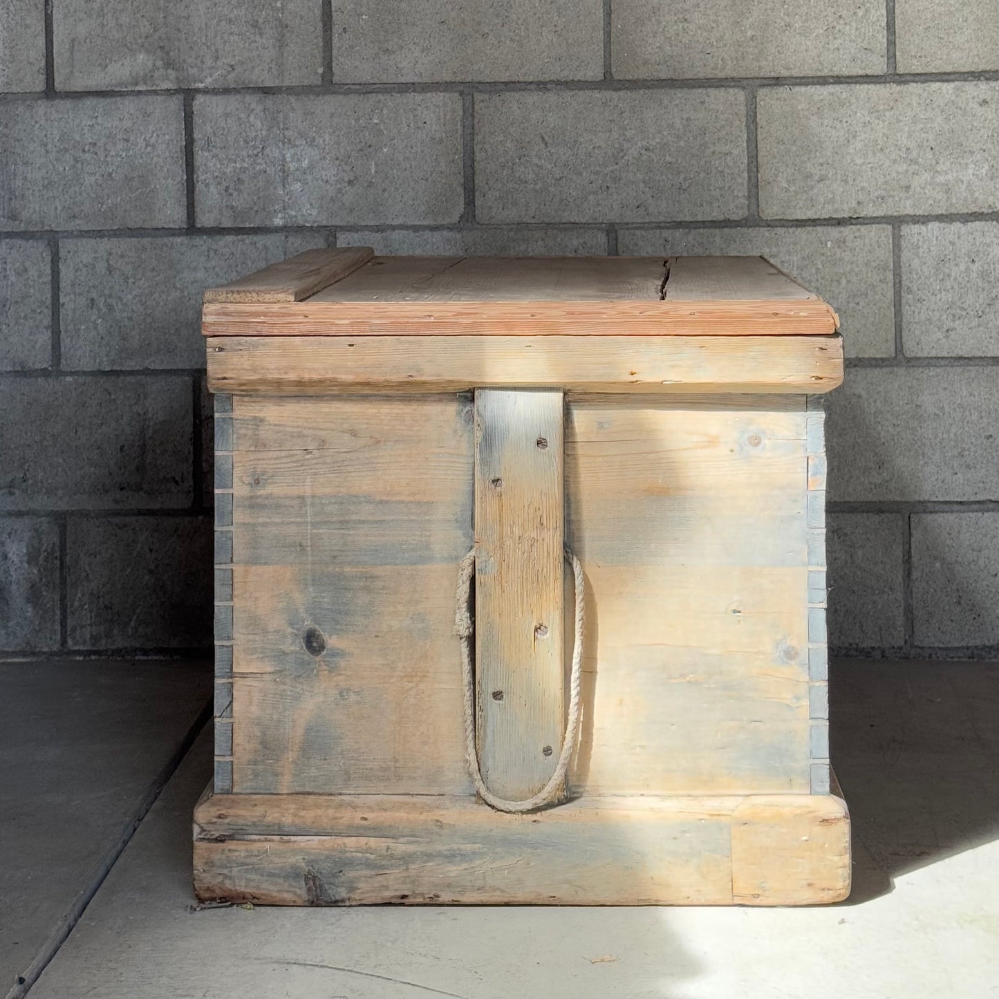 Olde English Pine Trunk