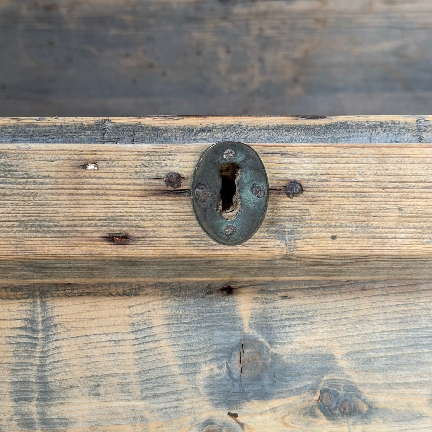 Olde English Pine Trunk