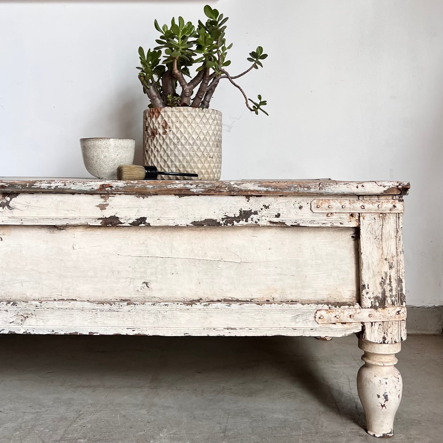 Harvard Vintage Coffee Table