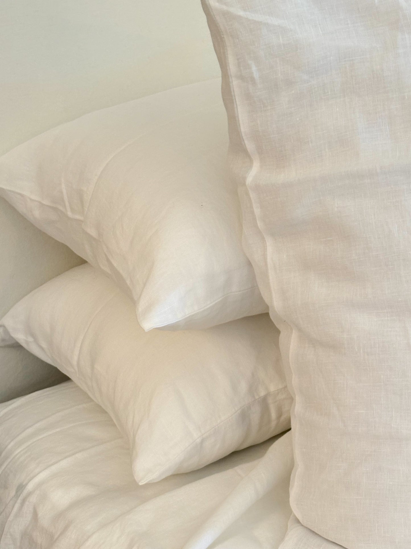 T&D White Linen Sheet Set