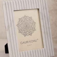 Load image into Gallery viewer, ridged light gray marble picture frame