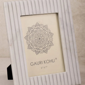 ridged light gray marble picture frame