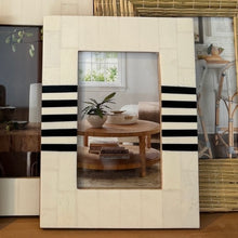 Load image into Gallery viewer, Striped Marble Frame