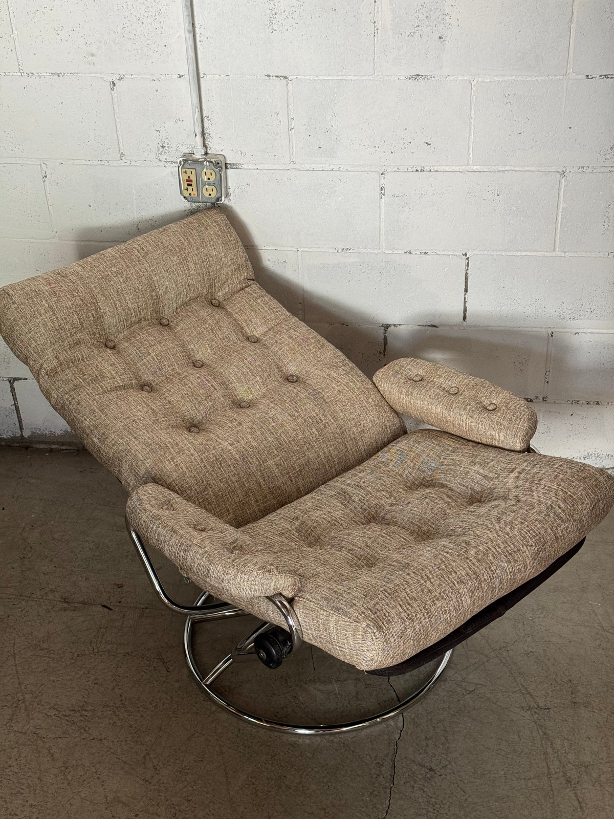 Mid Century Lounge Chair + Ottoman