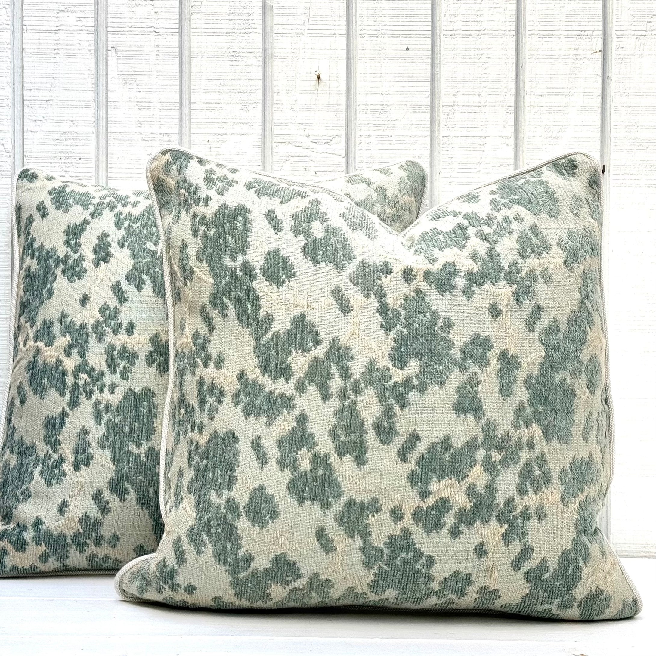 Daisy Green Patterned Pillow