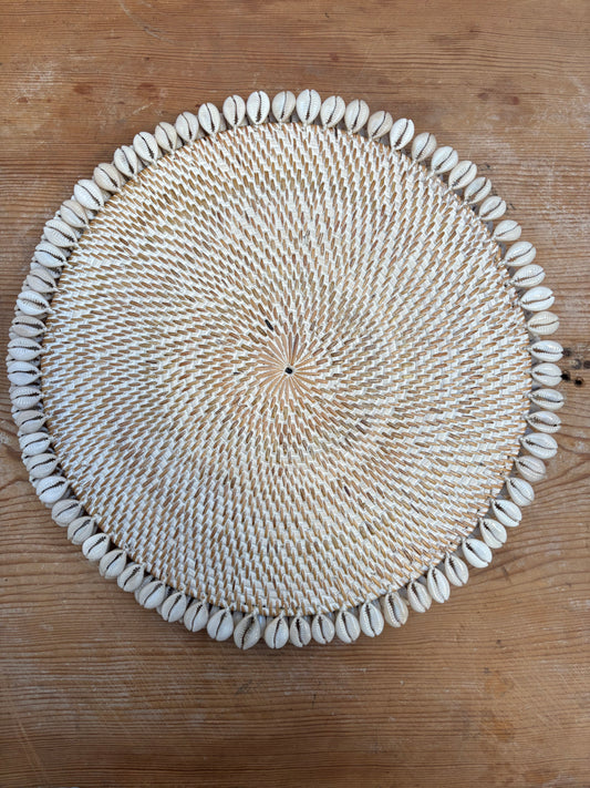 White Wash Rattan Placemat w/Shells