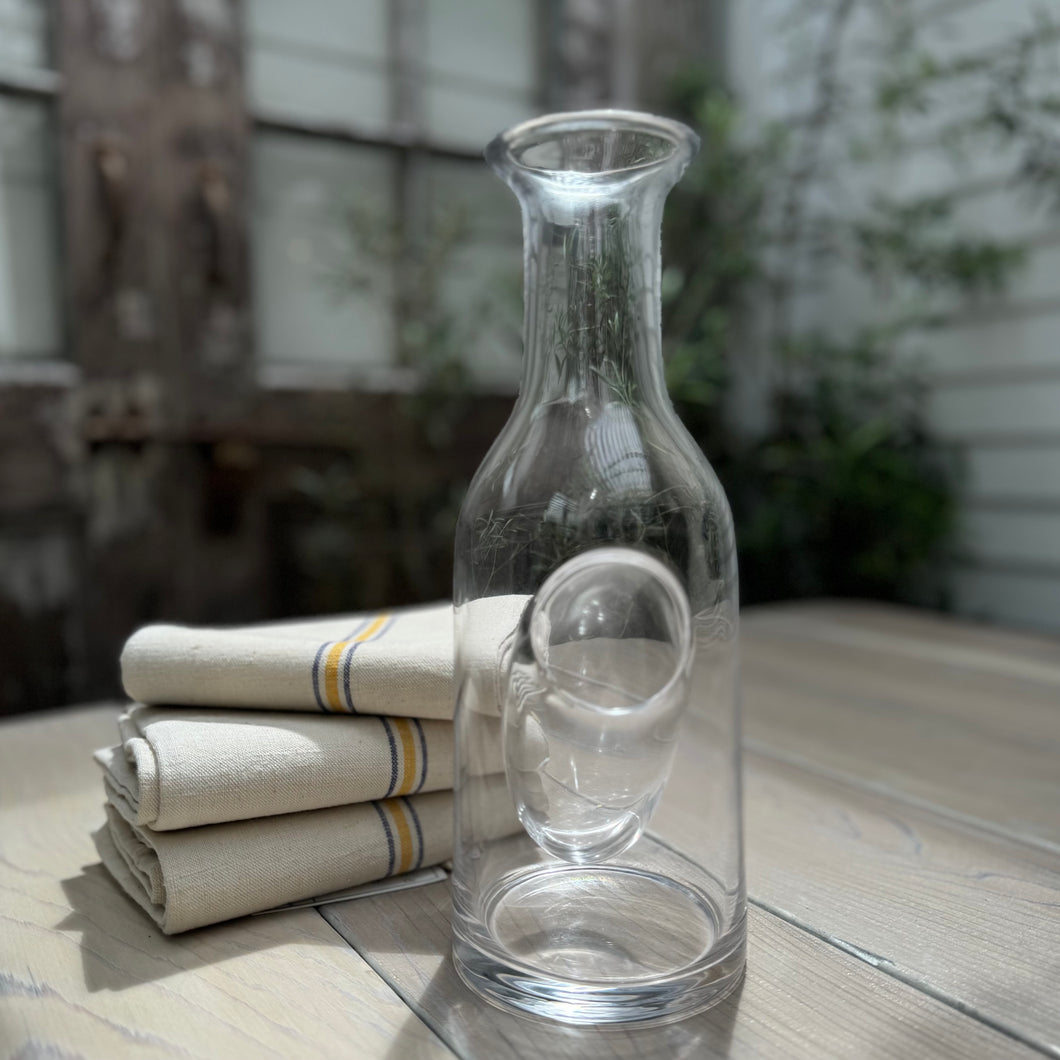 clear glass carafe with chamber for ice