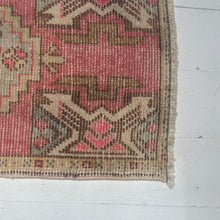 Load image into Gallery viewer, Simone Vintage Turkish Rug