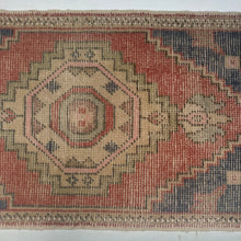 Load image into Gallery viewer, Hudson Vintage Turkish Rug