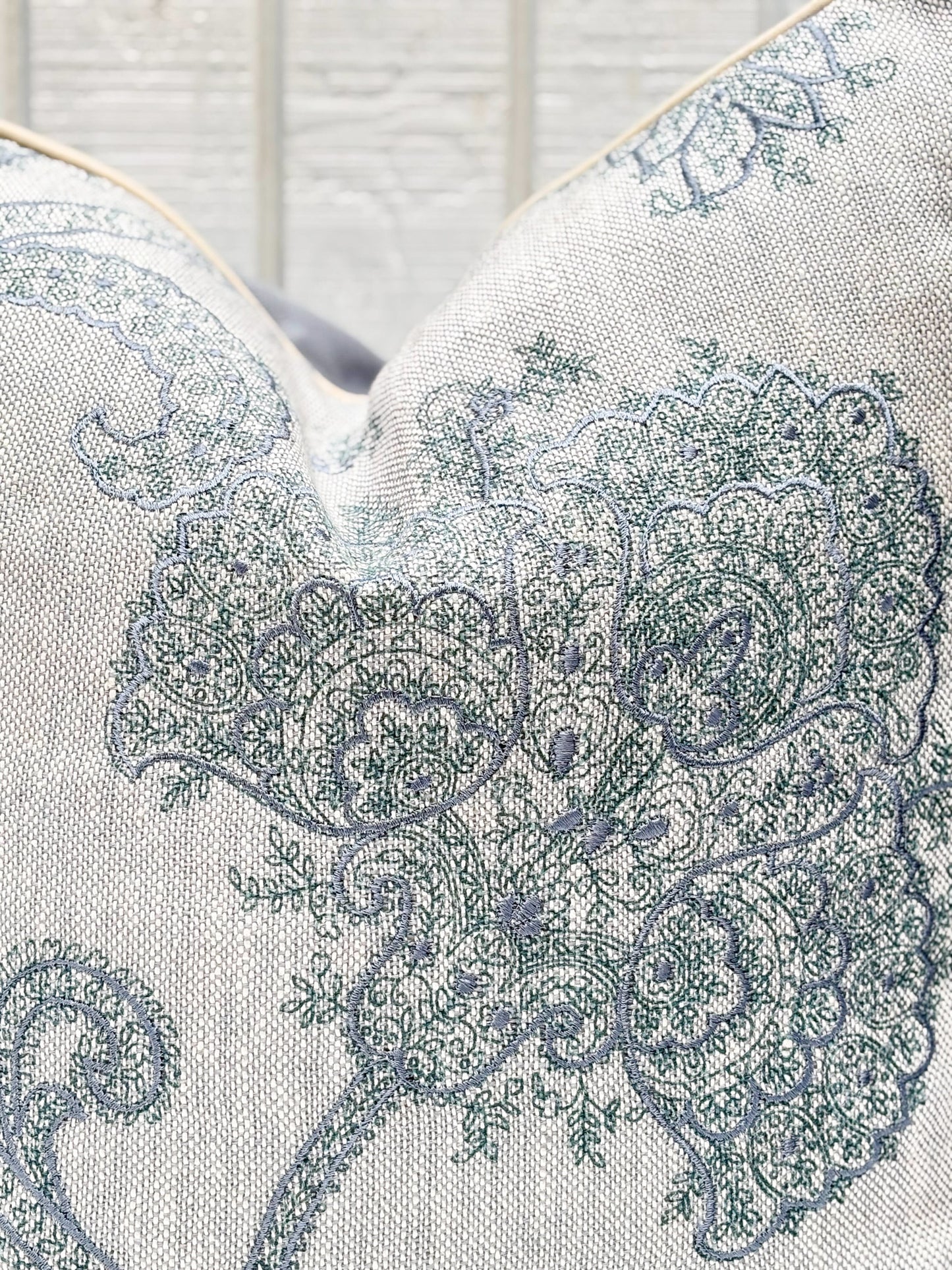 Vigne Florale Pillow