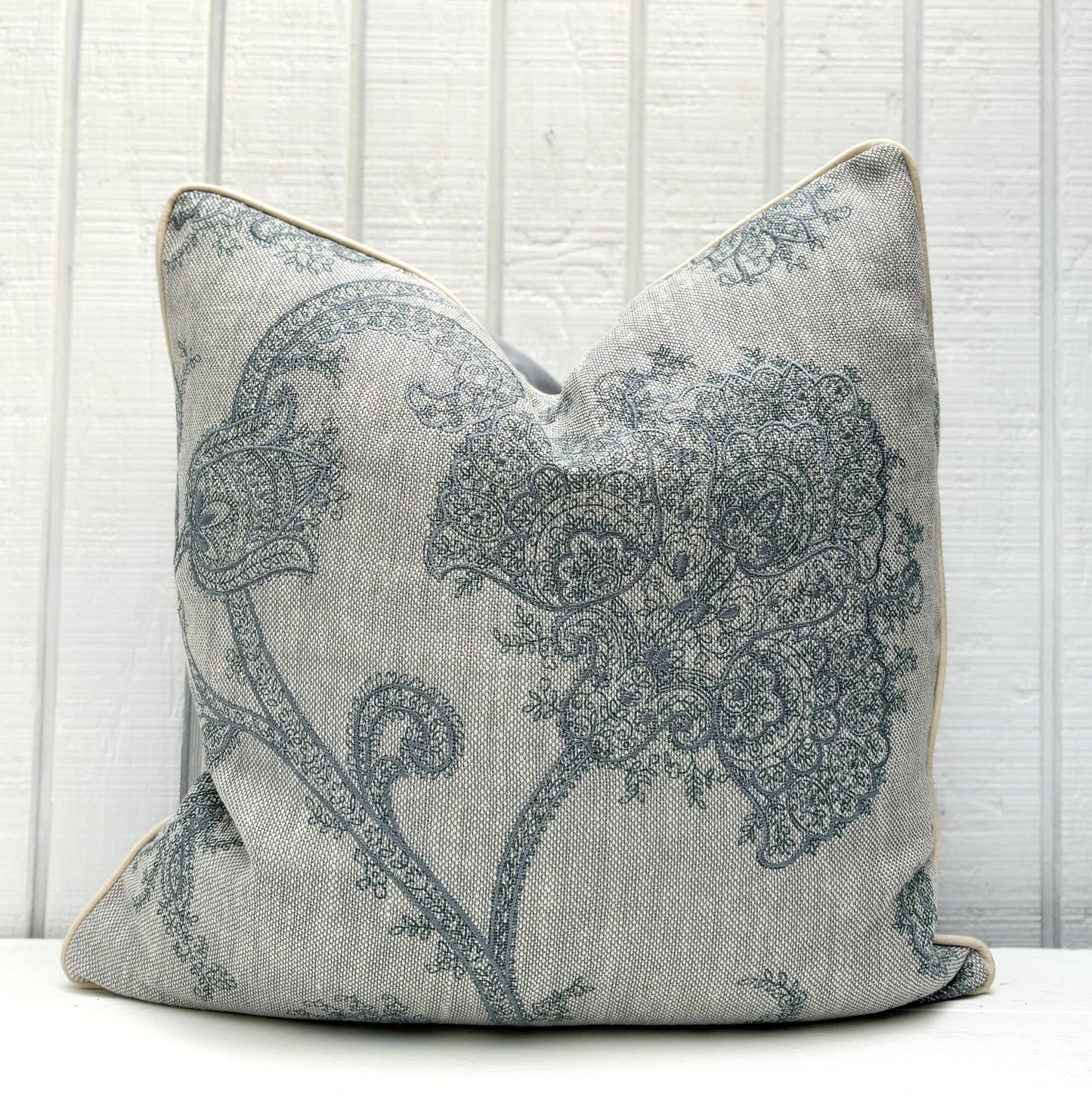Vigne Florale Pillow