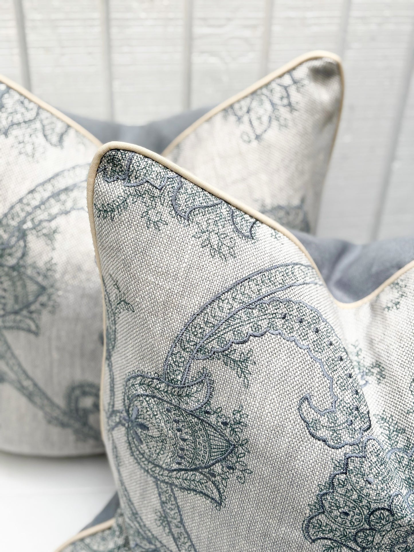 Vigne Florale Pillow