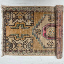 Load image into Gallery viewer, Daisy Jones Turkish Rug
