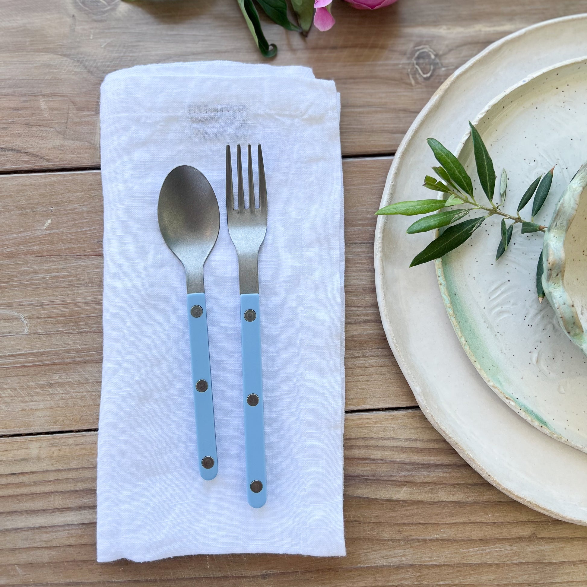white linen napkins