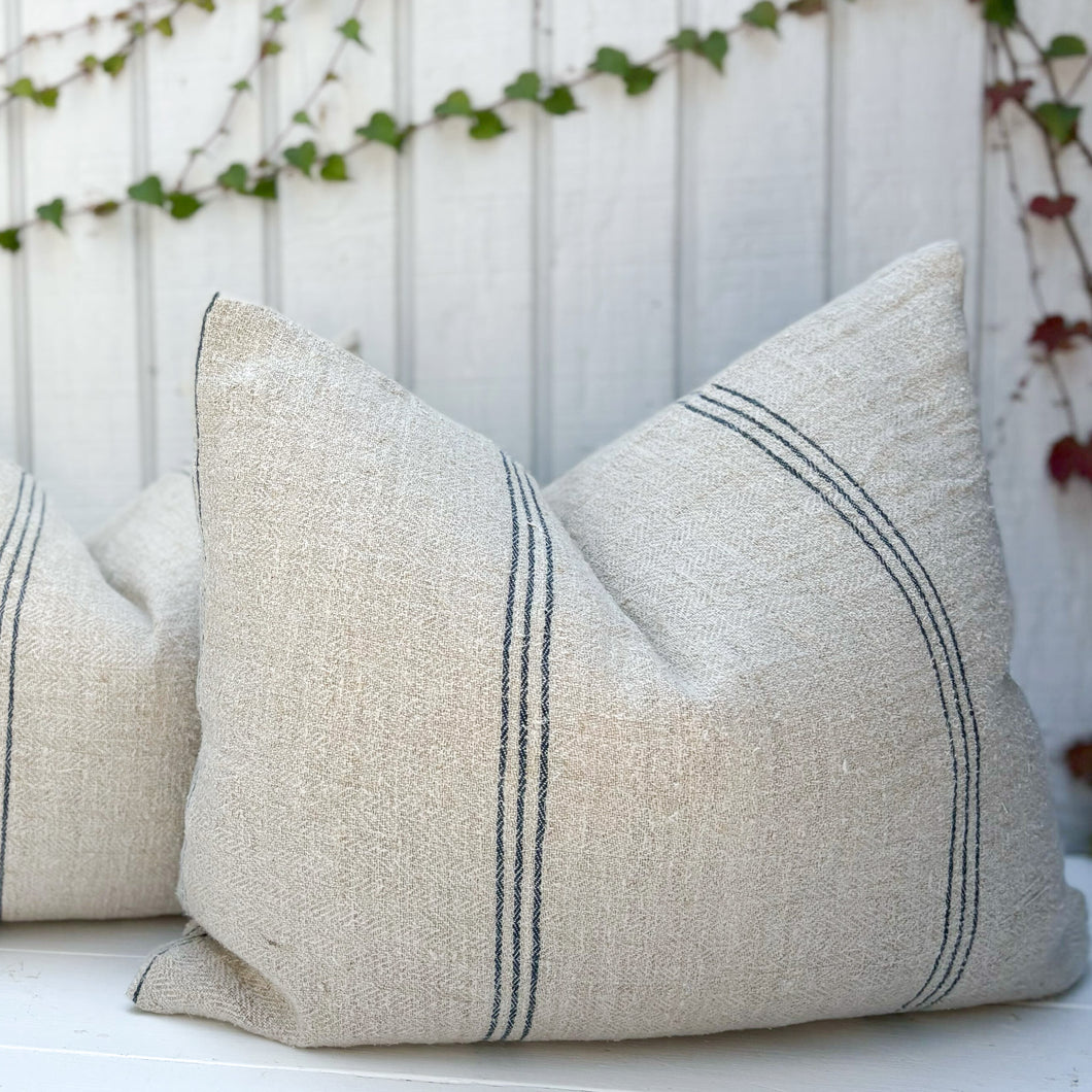 Six Bandes Grain de Sac Pillow