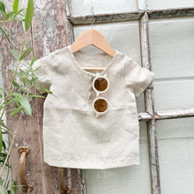Load image into Gallery viewer, natural colored kid&#39;s linen shirt with three buttons