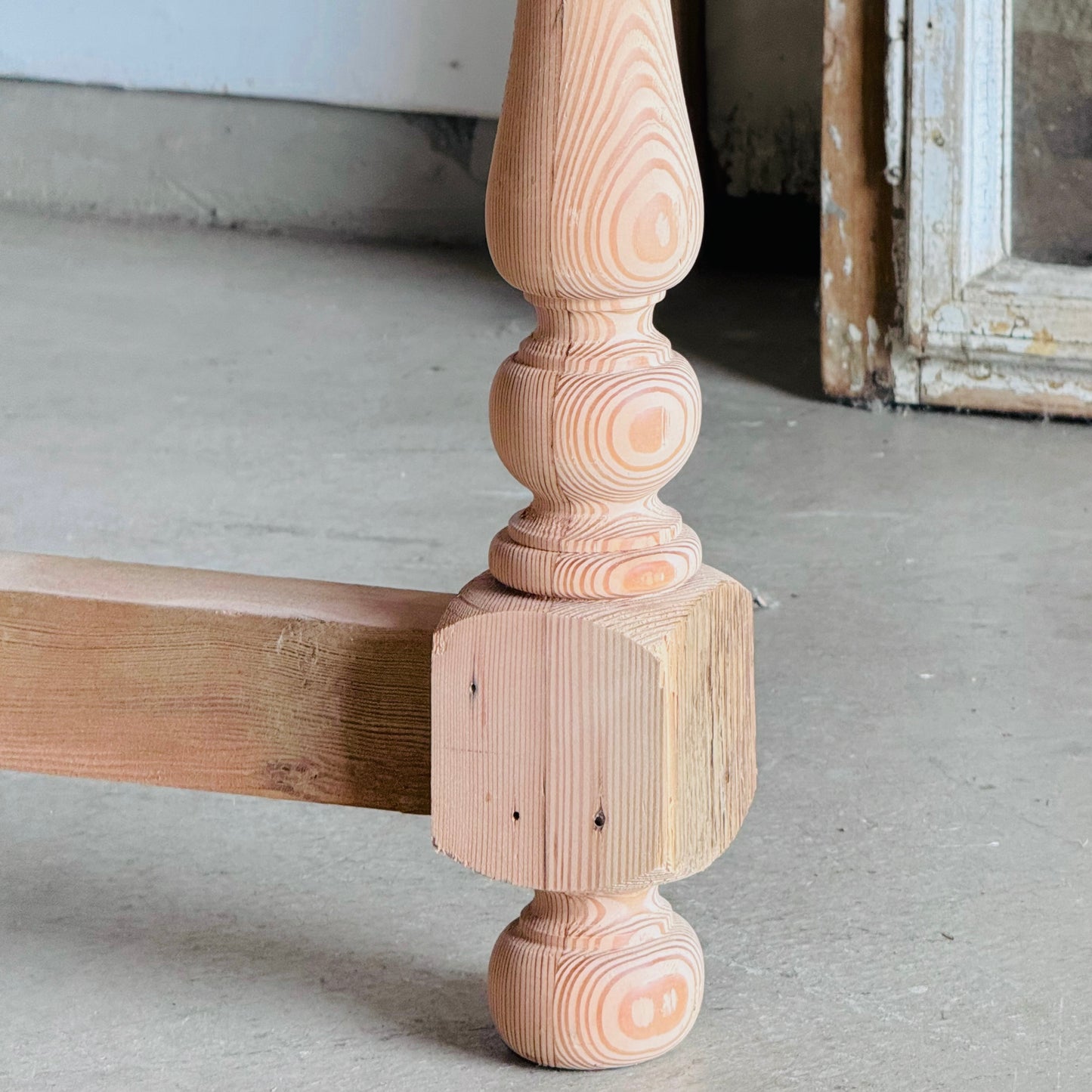 The Jane Dining Table