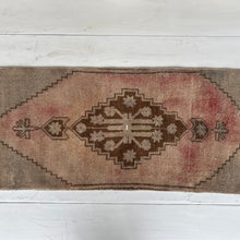 Load image into Gallery viewer, Burak Vintage Turkish Rug