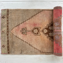 Load image into Gallery viewer, Burak Vintage Turkish Rug