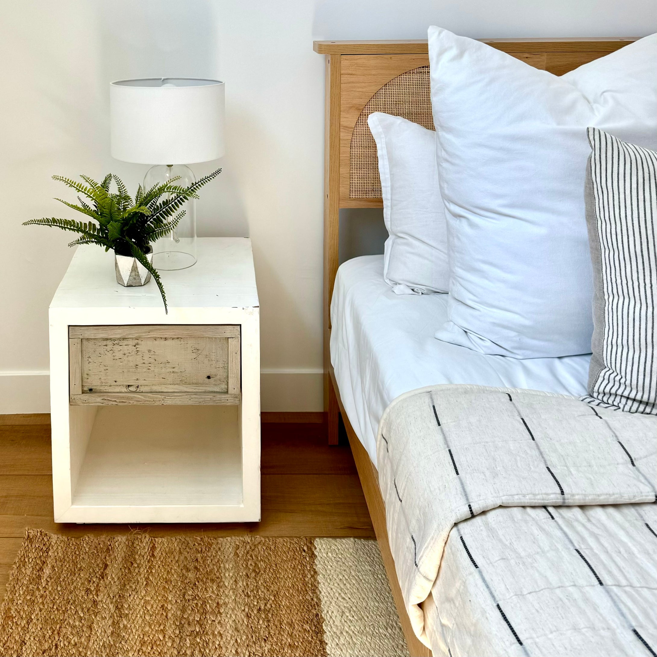 De Nuit Nightstand-Mini