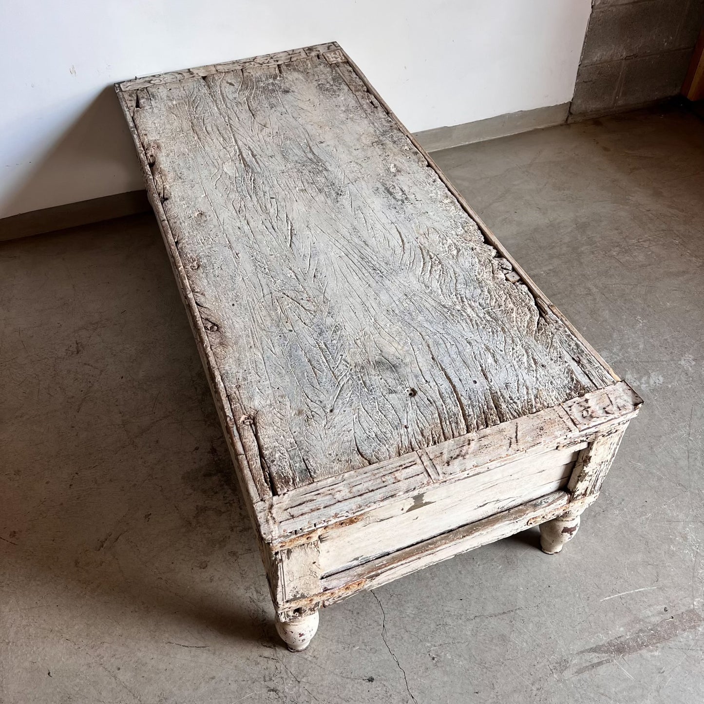 Harvard Vintage Coffee Table