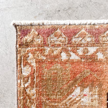 Load image into Gallery viewer, Audra Vintage Rug