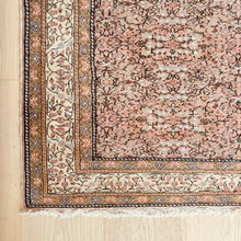 Load image into Gallery viewer, Catherine Rug