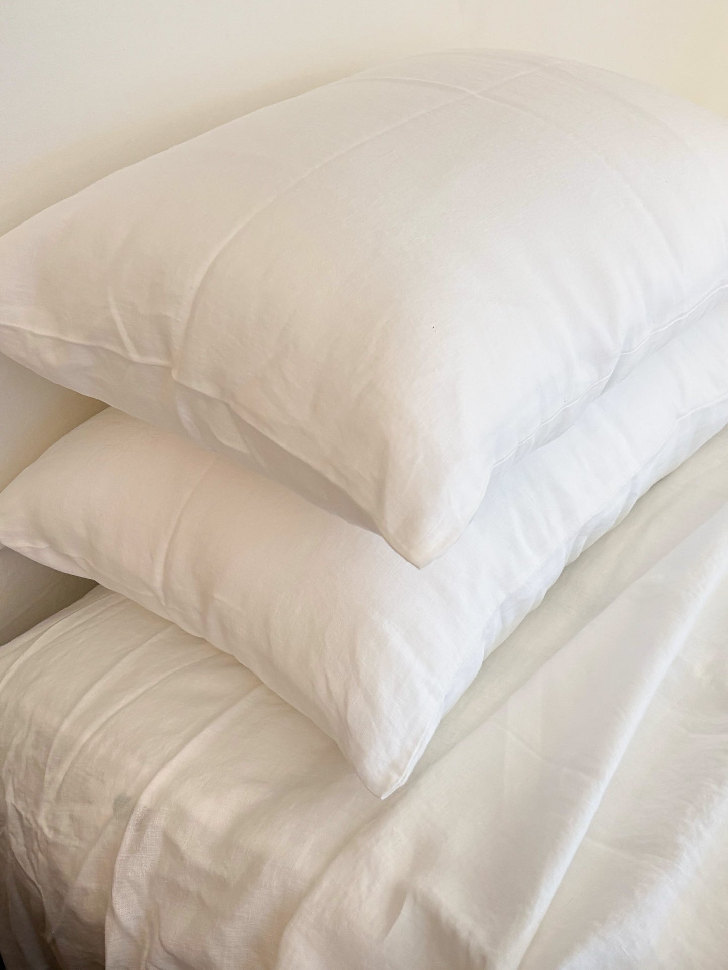 T&D White Linen Sheet Set