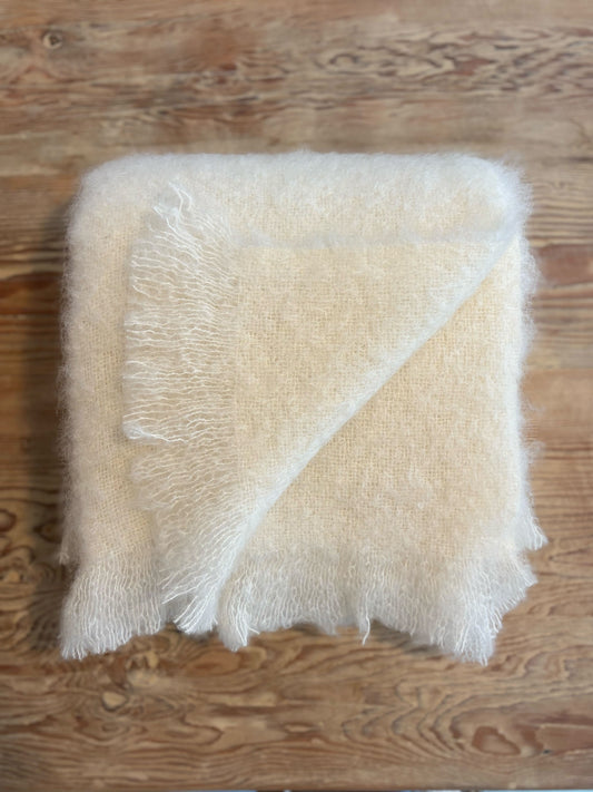 The Hygge Throw-Cream