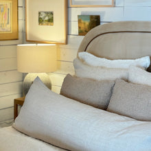 Load image into Gallery viewer, The Innes Velvet Bed