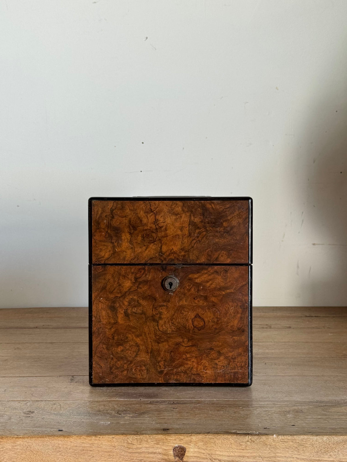 Victorian 4 Bottle Decanter Box