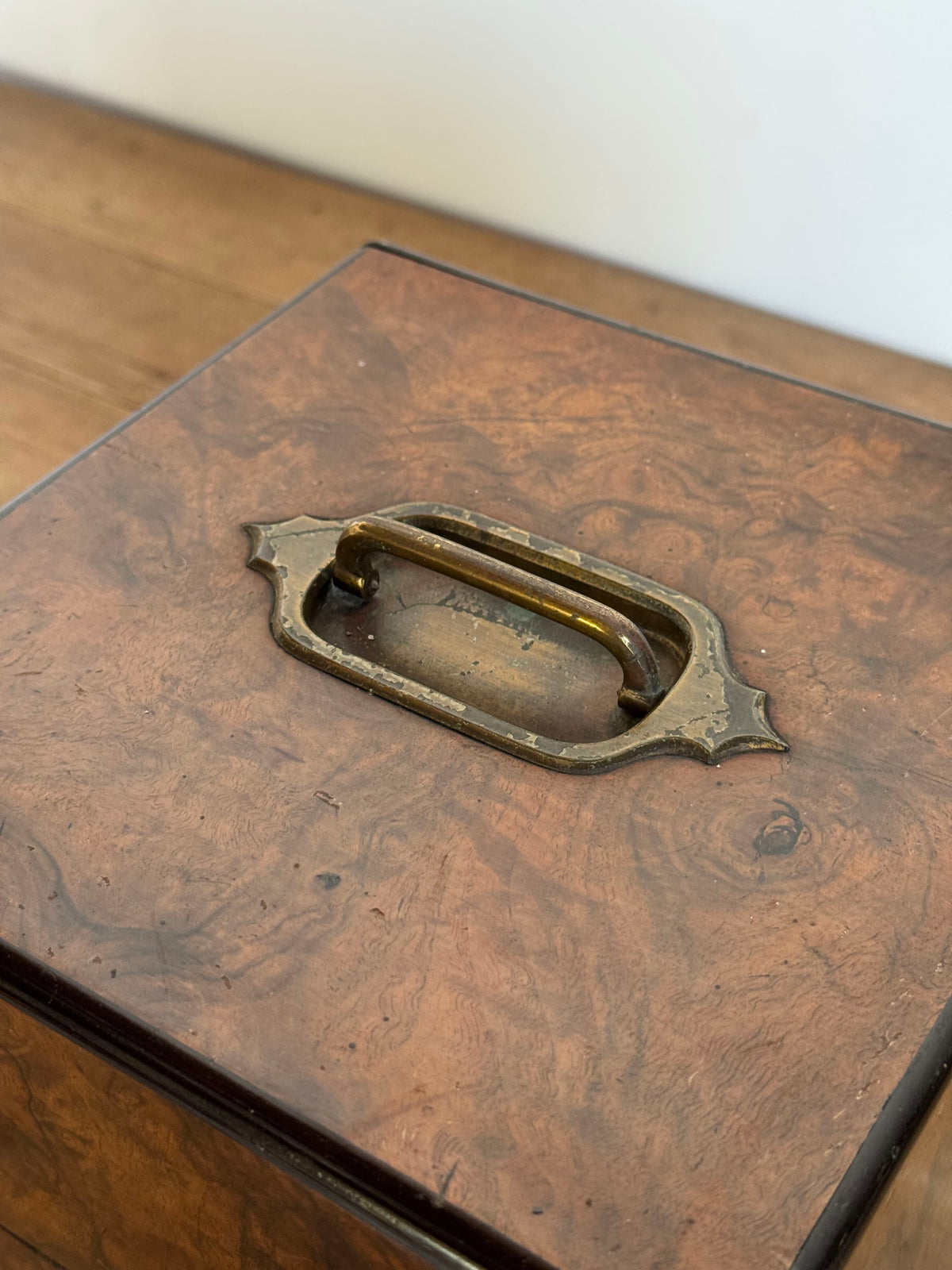 Victorian 4 Bottle Decanter Box