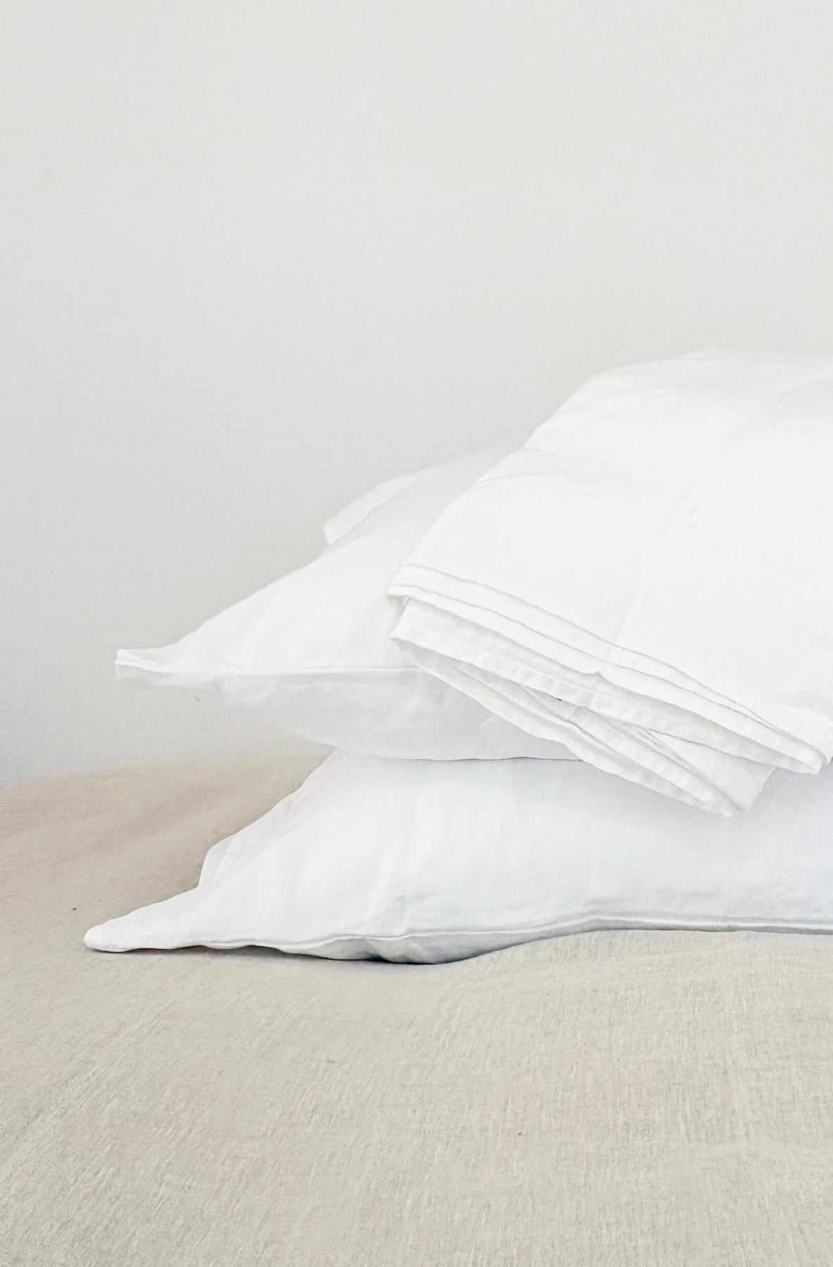 T&D White Linen Sheet Set