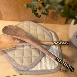 Quilted linen potholders