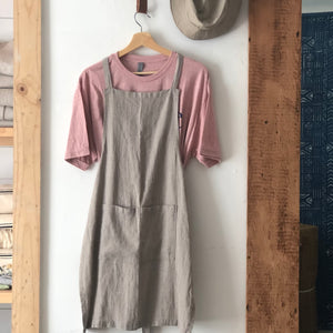 tie front linen apron with front pockets